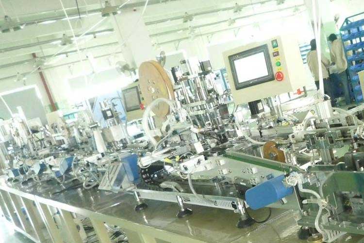 1531116555708991.jpg 锂电池车间.jpg